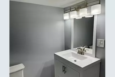 9334 S Paxton Avenue, Chicago, IL 60617 - Photo 8