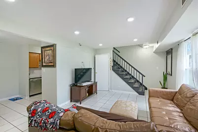 1301 N Glen Circle #D, Aurora, IL 60506 - Photo 4