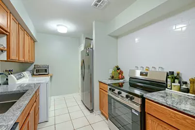 1301 N Glen Circle #D, Aurora, IL 60506 - Photo 8