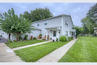 1301 N Glen Circle #D, Aurora, IL 60506 - Photo 2