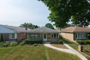 4605 Jerome Ave, Skokie, IL 60076 - Photo 1