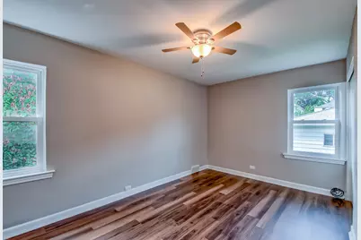 3110 W Jarvis Avenue, Chicago, IL 60645 - Photo 8