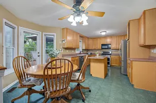 2877 Sarah Ct, Elgin, IL 60124 - Photo 8