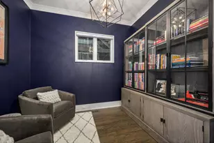 2107 W Bradley Pl, Chicago, IL 60618 - Photo 8