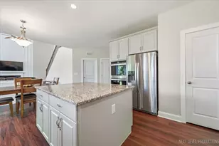 3615 Tournament Dr, Elgin, IL 60124 - Photo 18