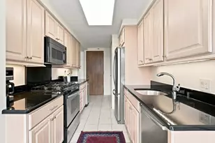 1230 N State Pkwy, Chicago, IL 60610 - Photo 8