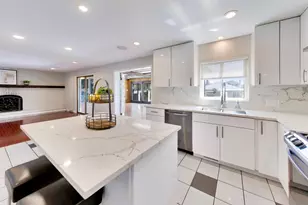 10013 Hope Dr, Rosemont, IL 60018 - Photo 16