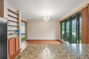211 Sheridan Ct, Waukegan, IL 60085 - Photo 8