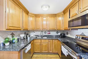 2210 S Goebbert Rd, Arlington Heights, IL 60005 - Photo 14