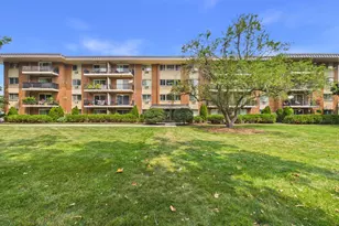 2210 S Goebbert Rd, Arlington Heights, IL 60005 - Photo 46
