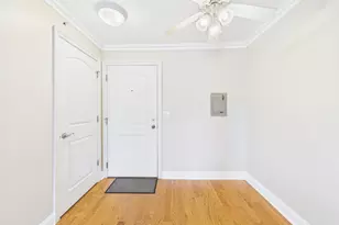 2210 S Goebbert Rd, Arlington Heights, IL 60005 - Photo 2