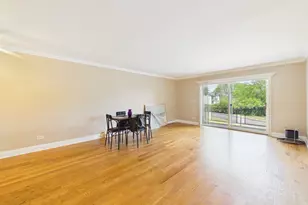 2210 S Goebbert Rd, Arlington Heights, IL 60005 - Photo 4