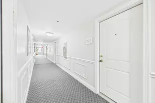 2210 S Goebbert Rd, Arlington Heights, IL 60005 - Photo 26
