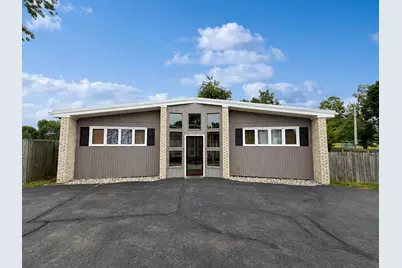 210 Hartway Court, Montgomery, IL 60538 - Photo 2