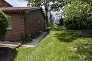 1231 Geneva Ln, Lake Zurich, IL 60047 - Photo 4