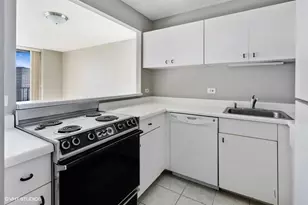 3660 N Lake Shore Dr, Chicago, IL 60613 - Photo 6