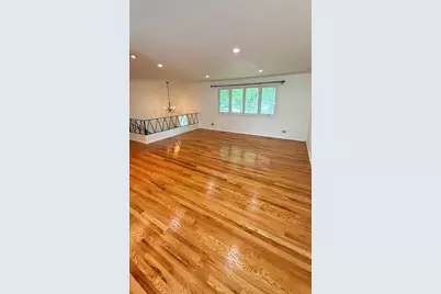 1916 Capital Court, Schaumburg, IL 60193 - Photo 6