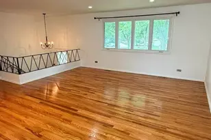 1916 Capital Ct, Schaumburg, IL 60193 - Photo 6