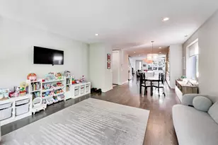 2140 W Rice St, Chicago, IL 60622 - Photo 10