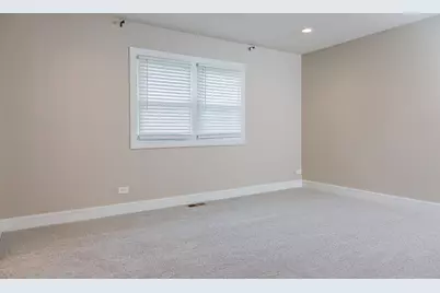 825 Pheasant Walk Drive, Schaumburg, IL 60193 - Photo 6