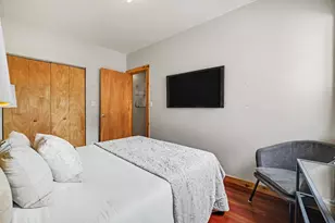 1249 W Roscoe St, Chicago, IL 60657 - Photo 10