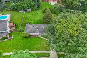 933 Carol Ave, Elgin, IL 60123 - Photo 4