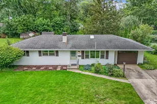 933 Carol Ave, Elgin, IL 60123 - Photo 1