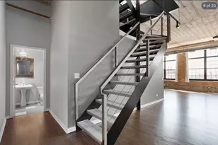 17 N Loomis St, Chicago, IL 60607 - Photo 2