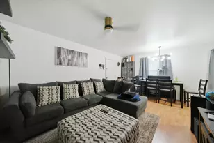 625 Westmoreland Dr, Vernon Hills, IL 60061 - Photo 2