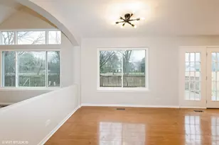 4663 Rolling Hills Dr, Lake in the Hills, IL 60156 - Photo 4