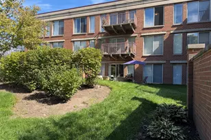 422 Kelburn Rd, Deerfield, IL 60015 - Photo 2