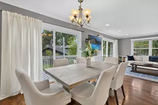 2S465 Barclay Pl, Glen Ellyn, IL 60137 - Photo 8