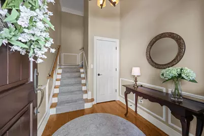 301 Brownstone Drive, Saint Charles, IL 60174 - Photo 4