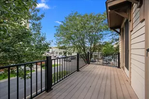 301 Brownstone Dr, Saint Charles, IL 60174 - Photo 16