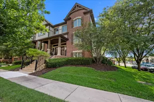 301 Brownstone Dr, Saint Charles, IL 60174 - Photo 1