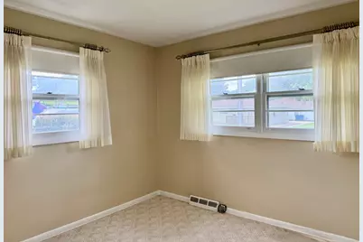 2327 13th Street, Peru, IL 61354 - Photo 10