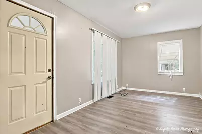 1316 N Poplar Avenue, Round Lake Beach, IL 60073 - Photo 4