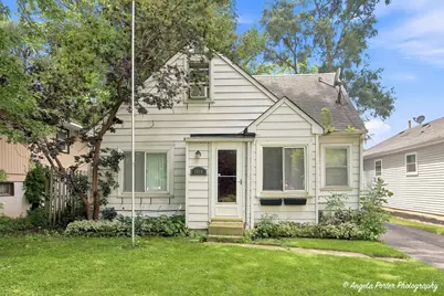1316 N Poplar Avenue, Round Lake Beach, IL 60073 - Photo 1