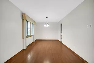 16424 Maplewood Ct, Tinley Park, IL 60477 - Photo 6