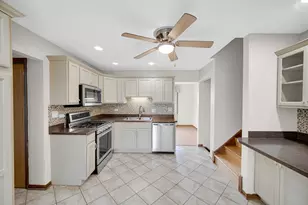 16424 Maplewood Ct, Tinley Park, IL 60477 - Photo 10
