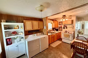 609 NW 6th St, Aledo, IL 61231 - Photo 10