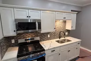 10215 S Emerald Ave, Chicago, IL 60628 - Photo 12