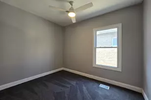 10215 S Emerald Ave, Chicago, IL 60628 - Photo 16