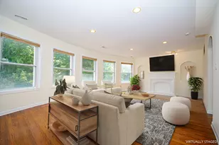 7554 N Claremont Ave, Chicago, IL 60645 - Photo 2