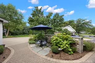 2S037 Country Club Ln, Wheaton, IL 60189 - Photo 6