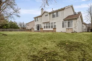 2188 Avalon Dr, Buffalo Grove, IL 60089 - Photo 2