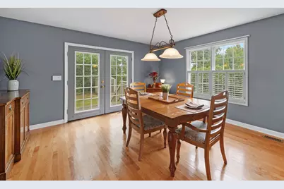 2126 Hickory Court, Glenview, IL 60025 - Photo 10