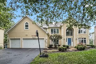 1944 Clyde Dr, Naperville, IL 60565 - Photo 2