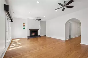 940 W Carmen Ave, Chicago, IL 60640 - Photo 2