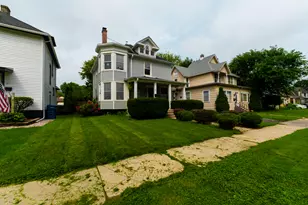 818 Hickory St, Waukegan, IL 60085 - Photo 2